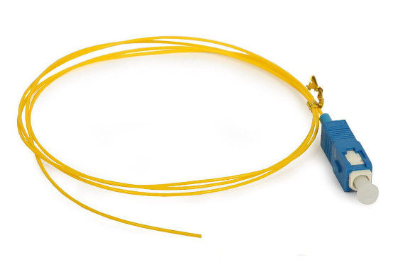 China Kabel-Durchmesser des Sc-/UPC-Faser-unterstützen Optikzopf-Simplexbetrieb-0.9MM niedrig Reflexionsdämpfung fournisseur